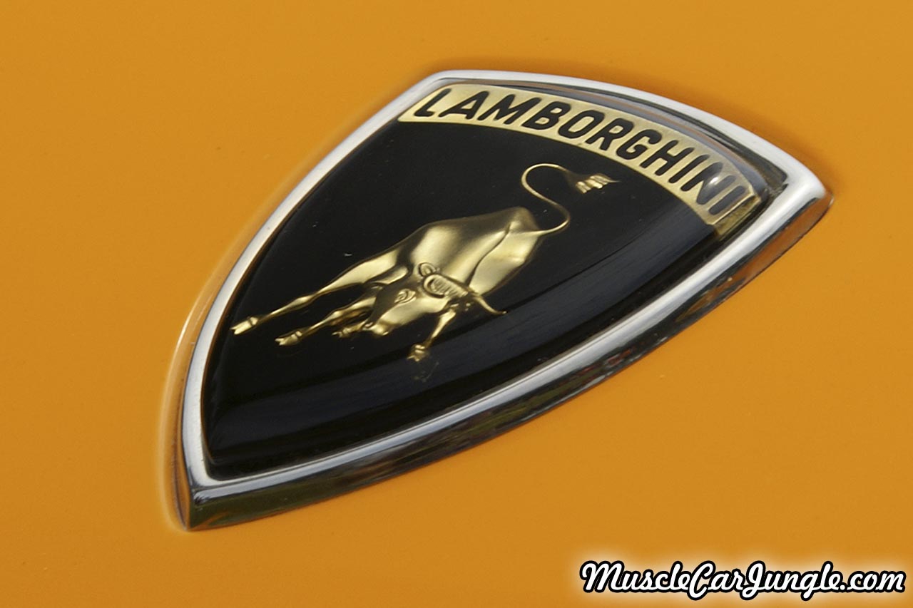 1971 Miura SV Front Crest
